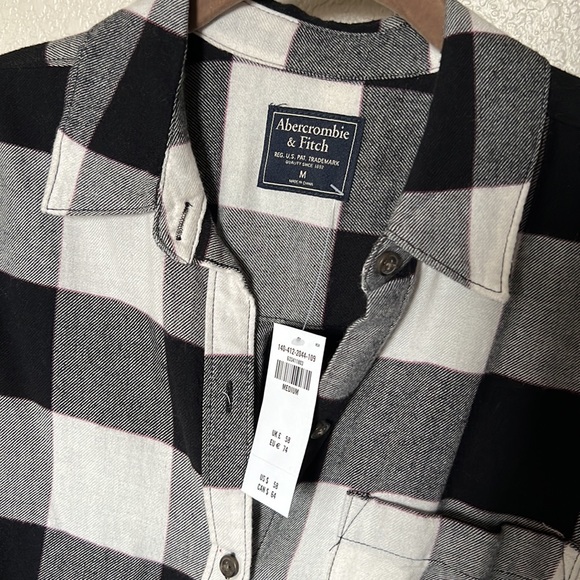 A&F plaid button down top - Picture 4 of 5